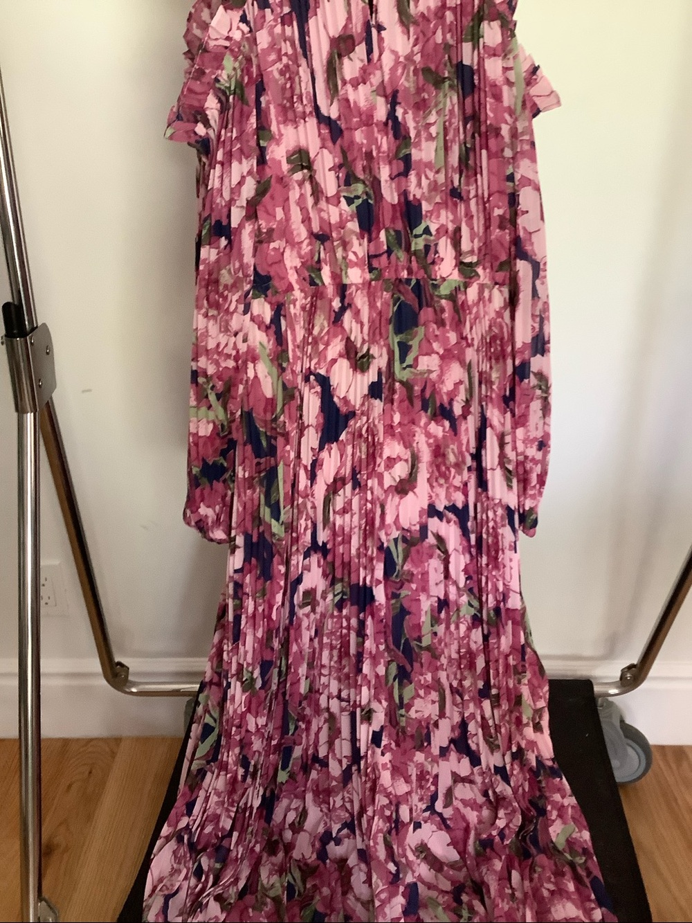 petal and pup Hilary cold shoulder purple floral maxi dress, Large - Picture 10 of 13
